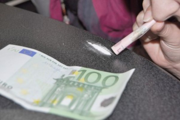 Costineşti şi Mamaia, raiul consumatorilor de etnobotanice şi ecstasy. Tineri, prinşi de jandarmi cu pliculeţele 